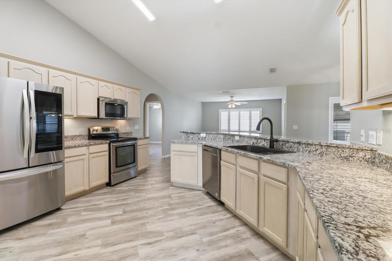 Image 18 of 50 For 11411 138th Lane