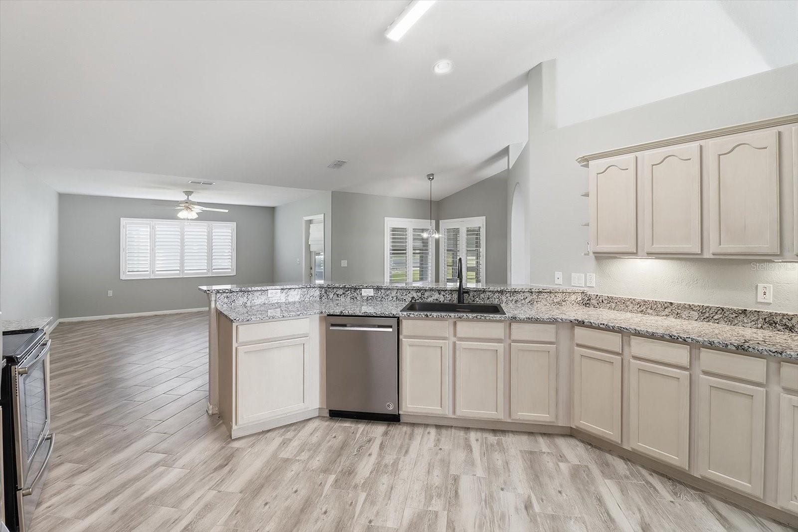 Image 19 of 50 For 11411 138th Lane