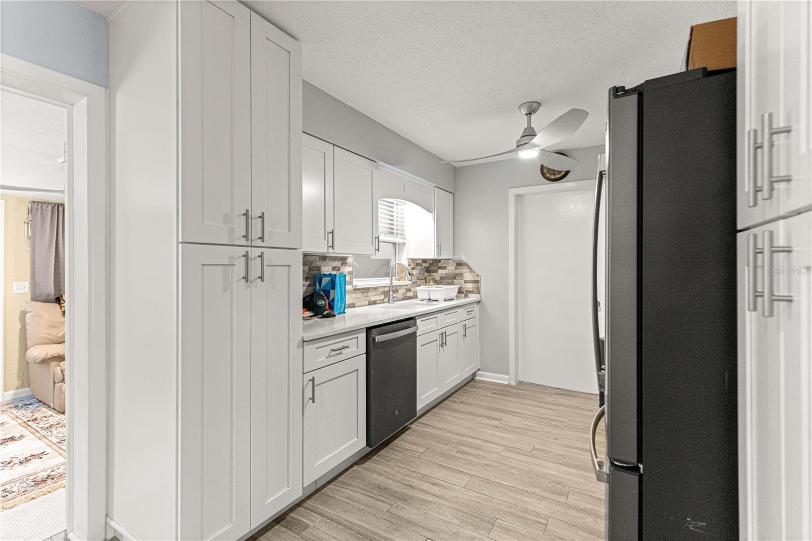 Image 12 of 45 For 810 44th Street