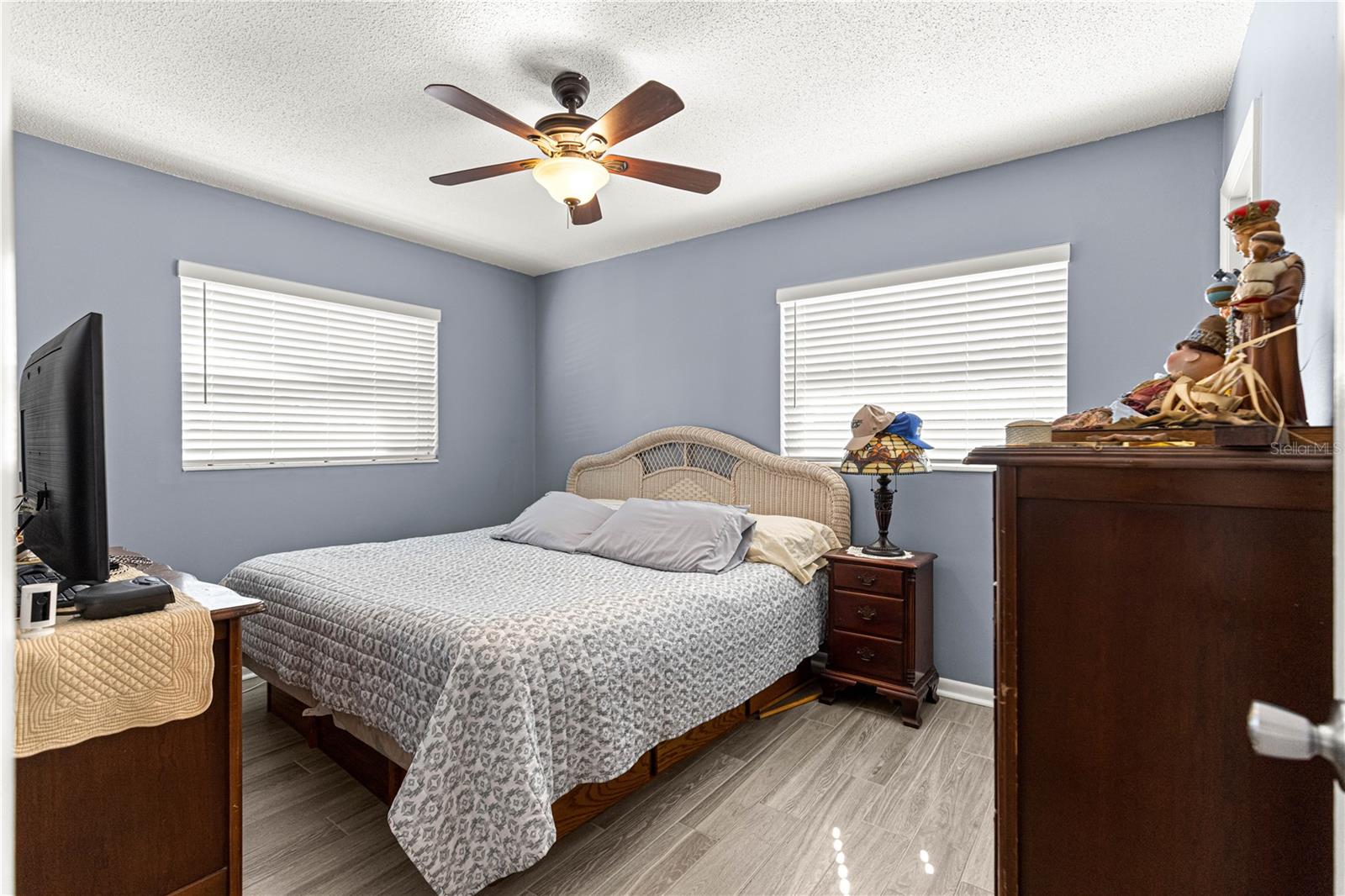 Image 22 of 45 For 810 44th Street