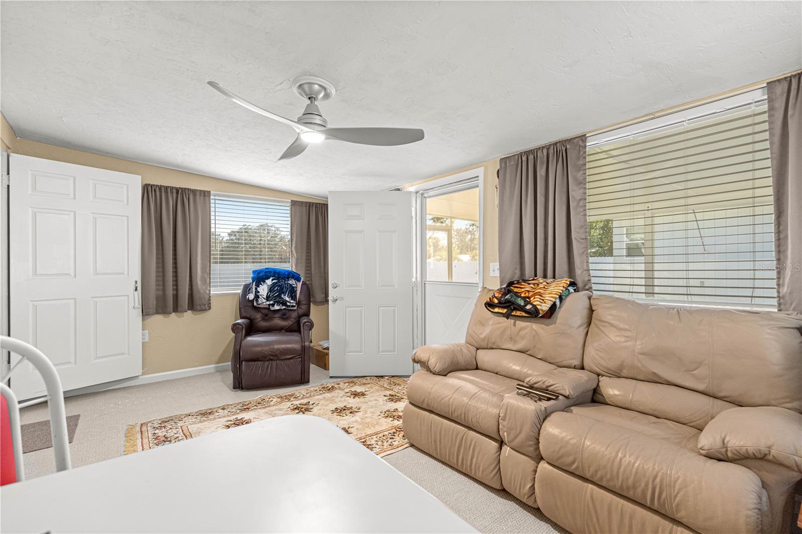 Image 27 of 45 For 810 44th Street