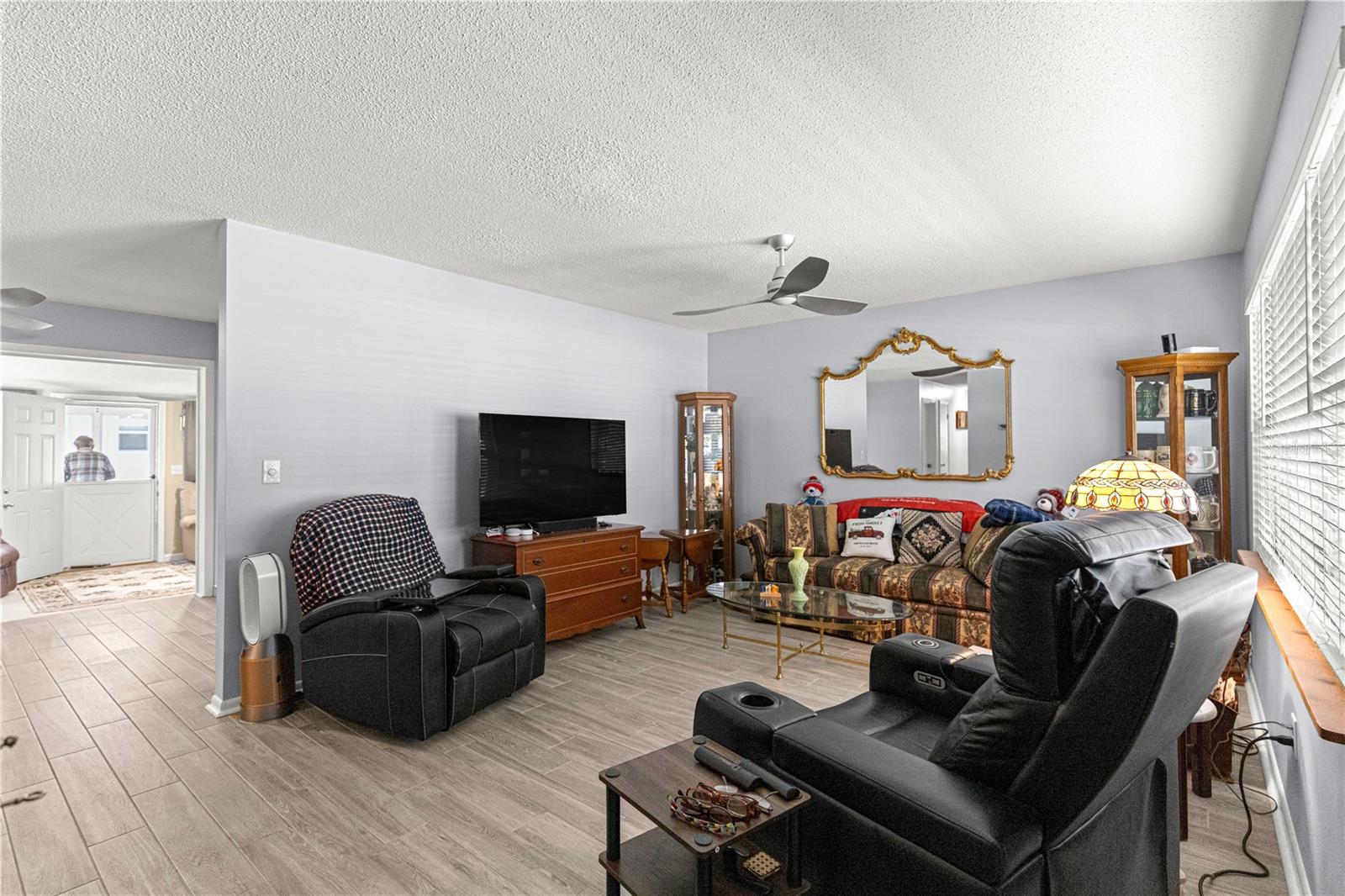 Image 7 of 45 For 810 44th Street