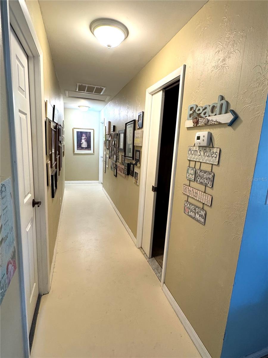 Image 19 of 61 For 7425 Irma Point