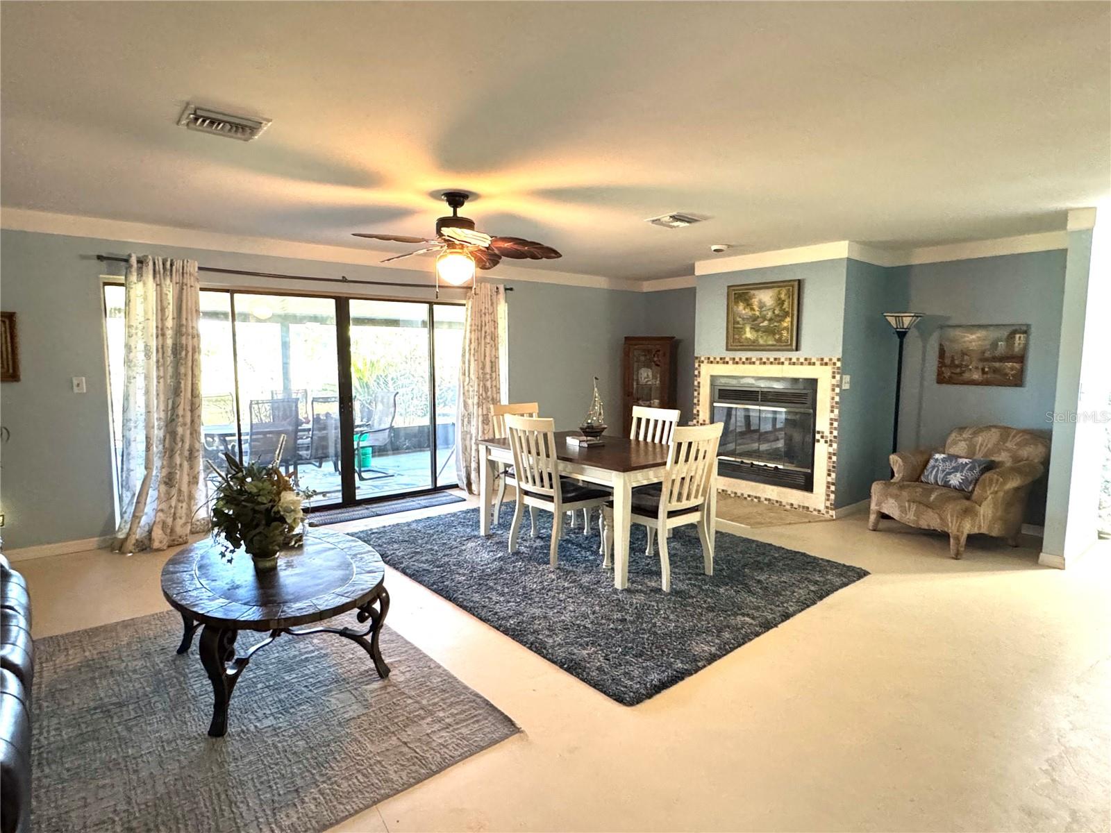 Image 7 of 61 For 7425 Irma Point