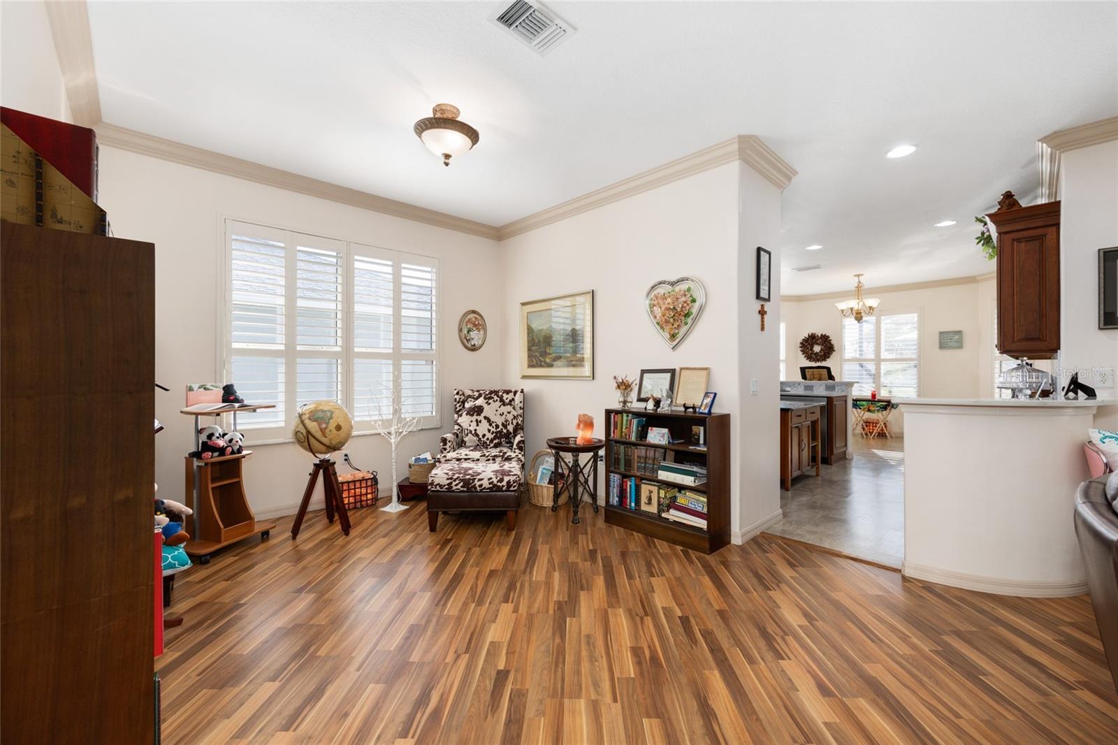 Image 16 of 42 For 15694 16th Avenue Road