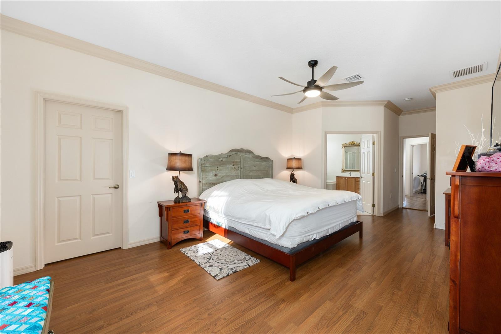 Image 20 of 42 For 15694 16th Avenue Road