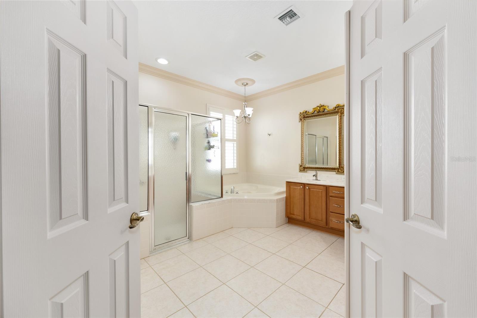 Image 21 of 42 For 15694 16th Avenue Road