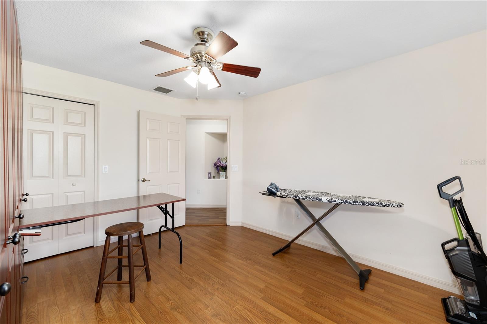 Image 26 of 42 For 15694 16th Avenue Road