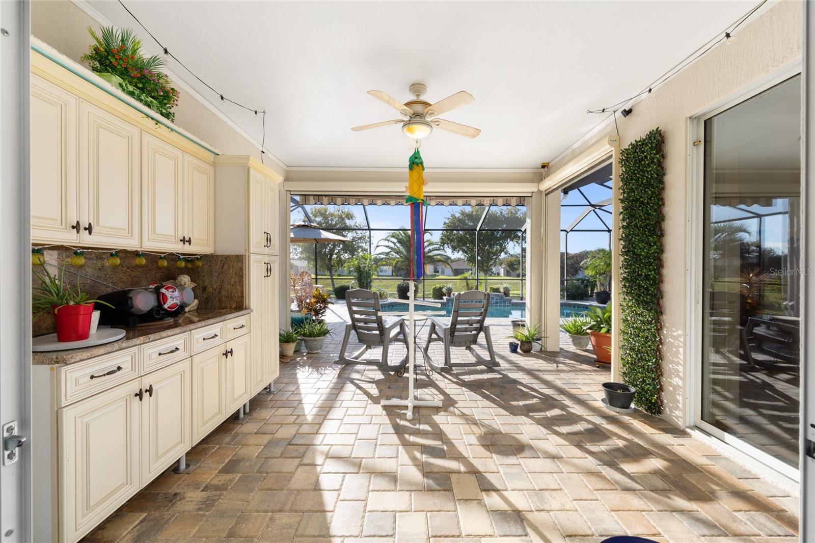 Image 32 of 42 For 15694 16th Avenue Road