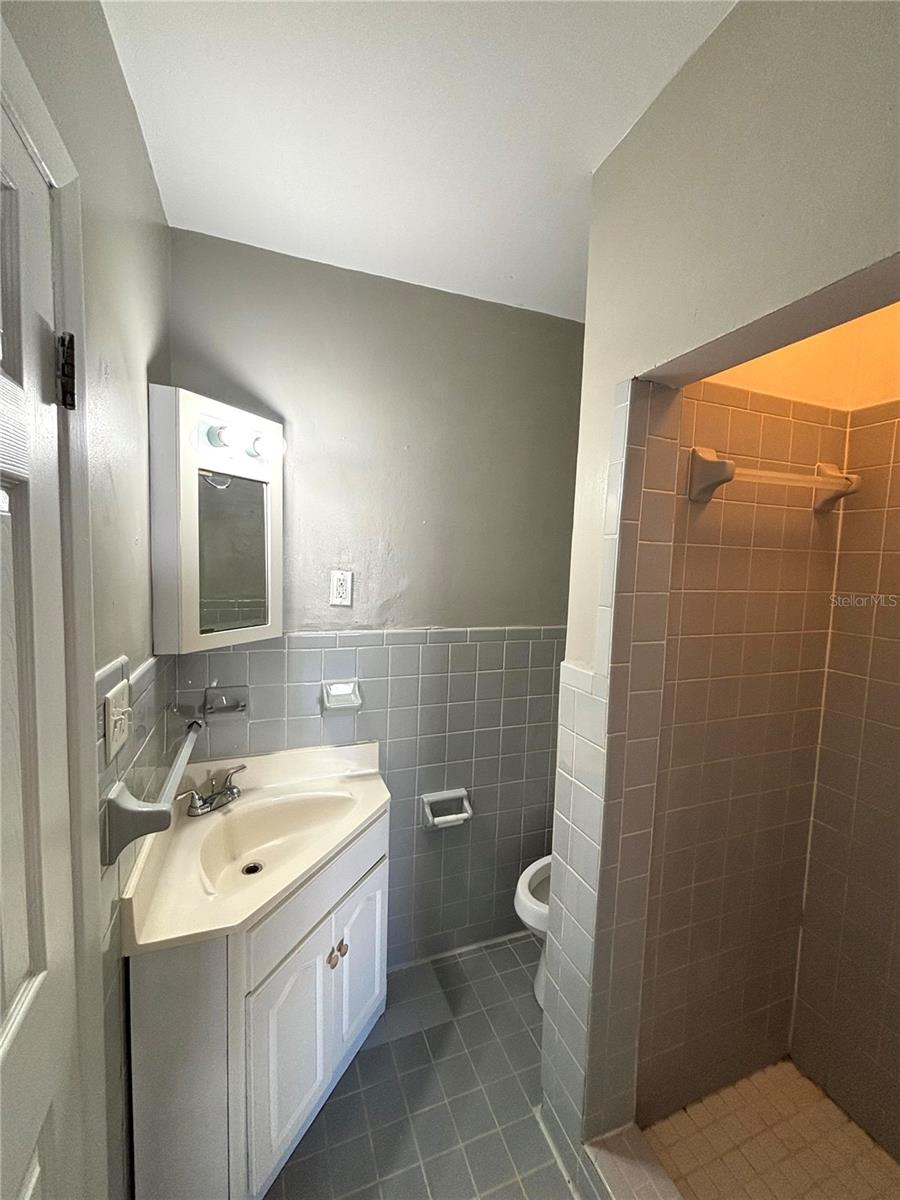 Image 19 of 21 For 729 40th Avenue