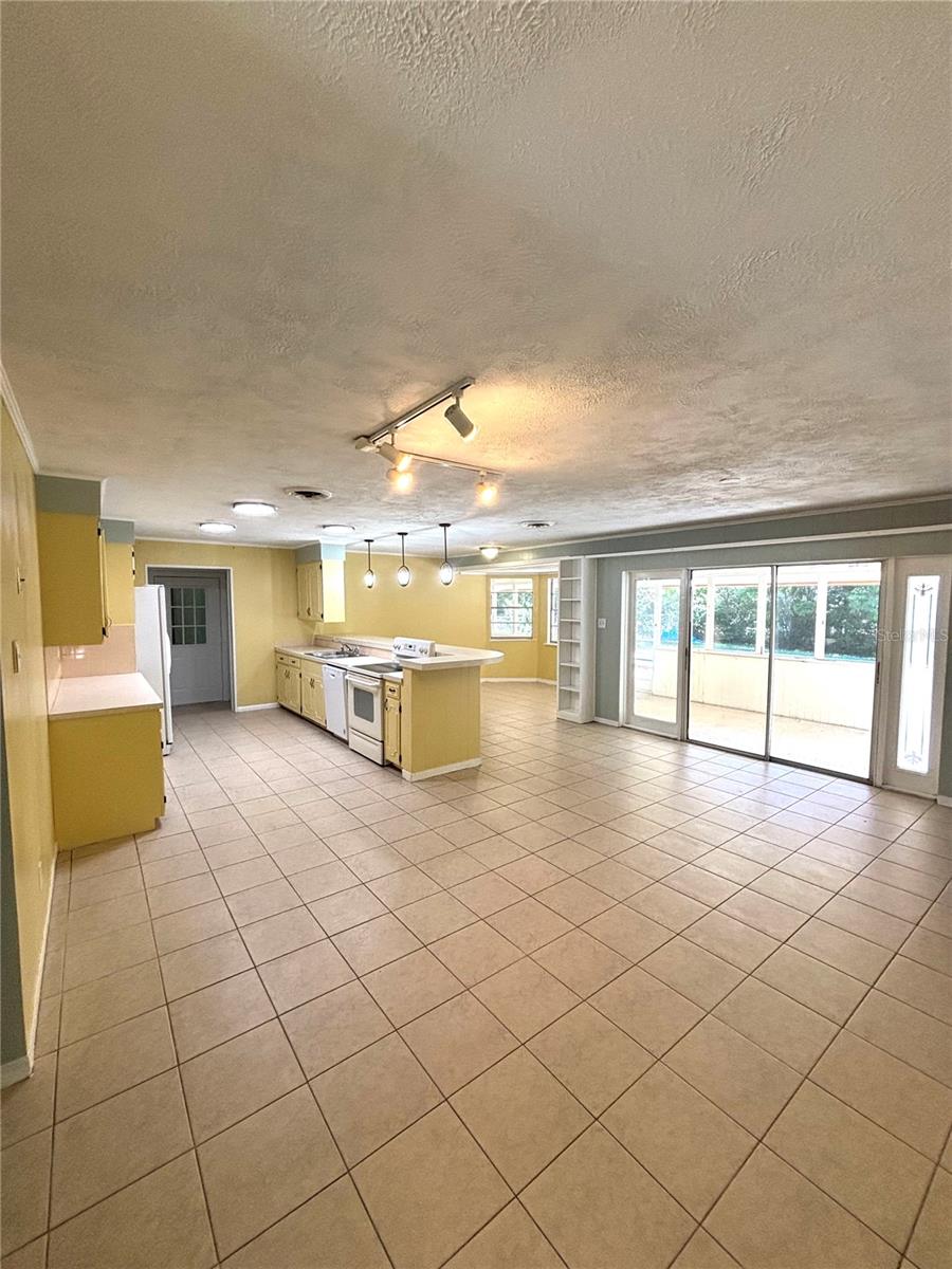 Image 3 of 21 For 729 40th Avenue