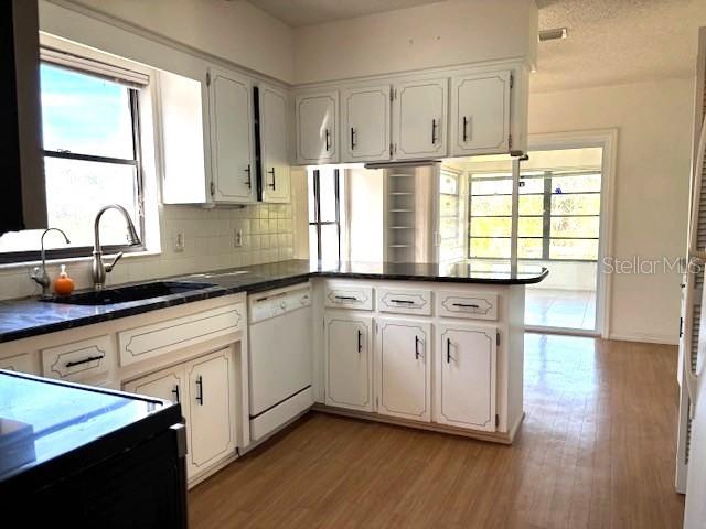 Image 33 of 81 For 53 Archwood Drive