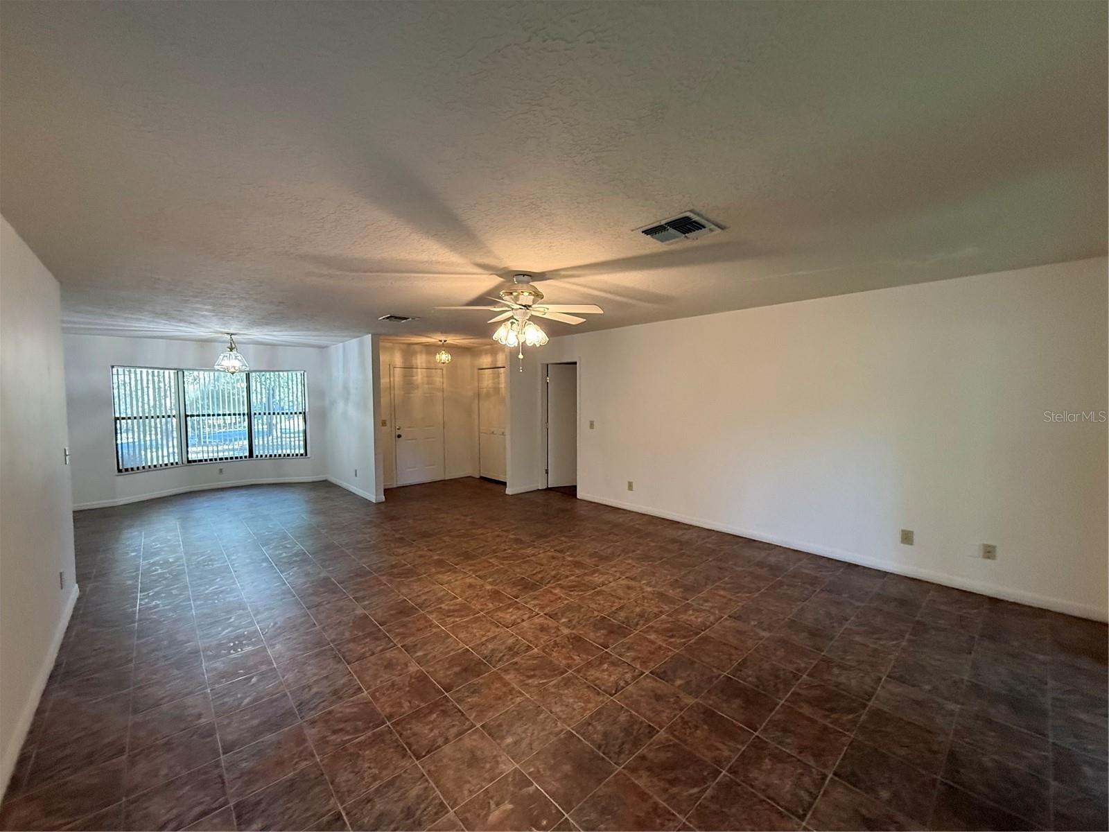 Listing photo id 1 for 9231 197th Circle