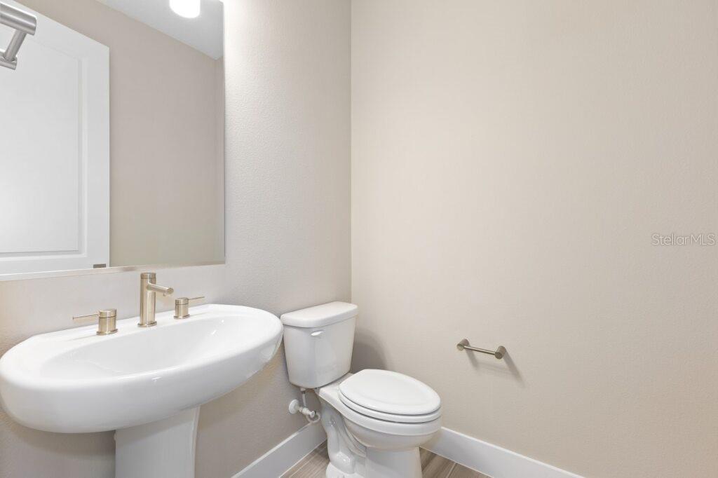 Image 14 of 17 For 4529 53rd Avenue Road