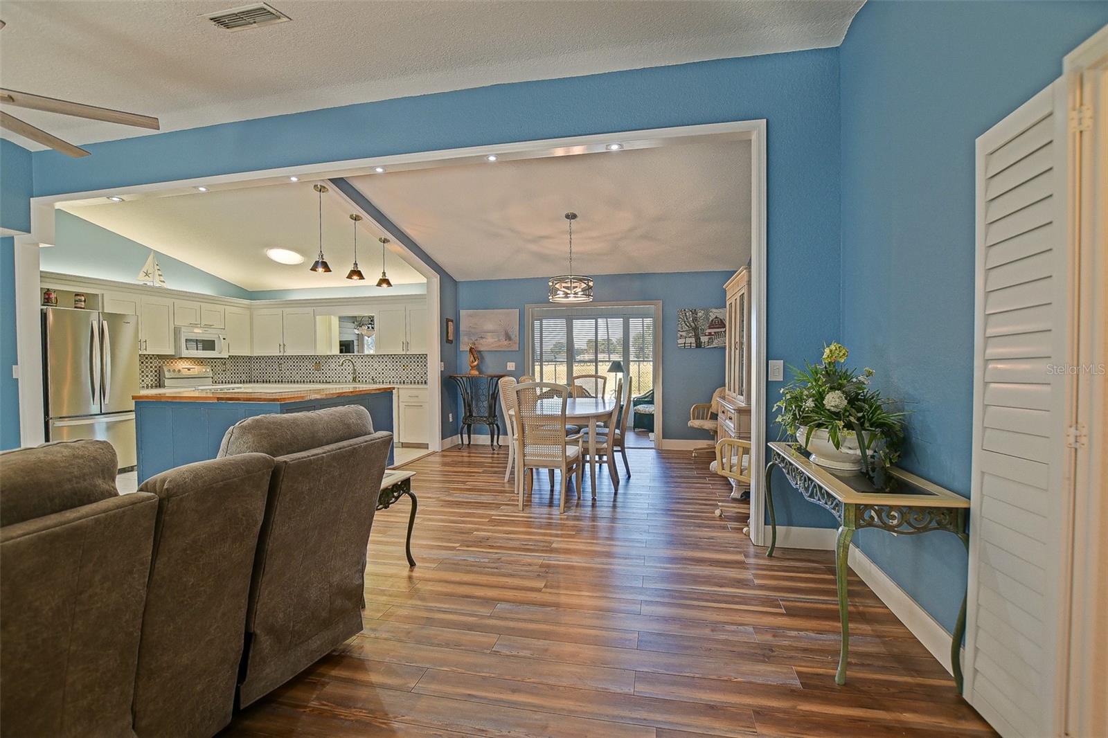 Image 12 of 45 For 17920 100th Terrace