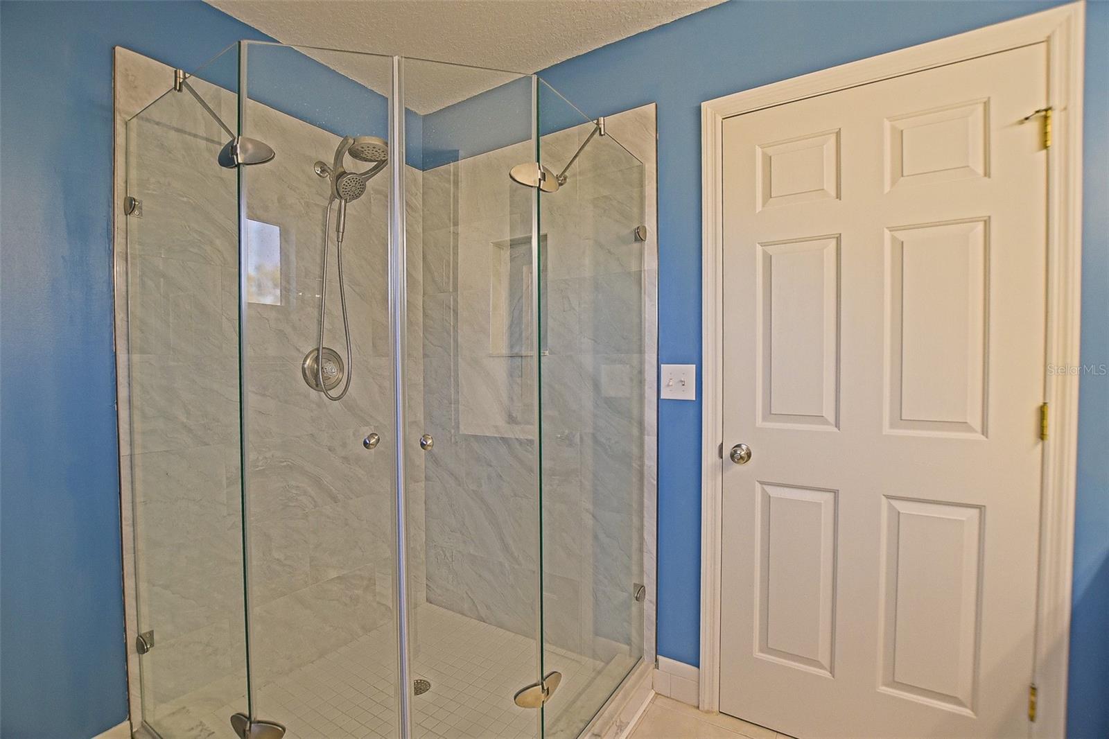 Image 28 of 45 For 17920 100th Terrace