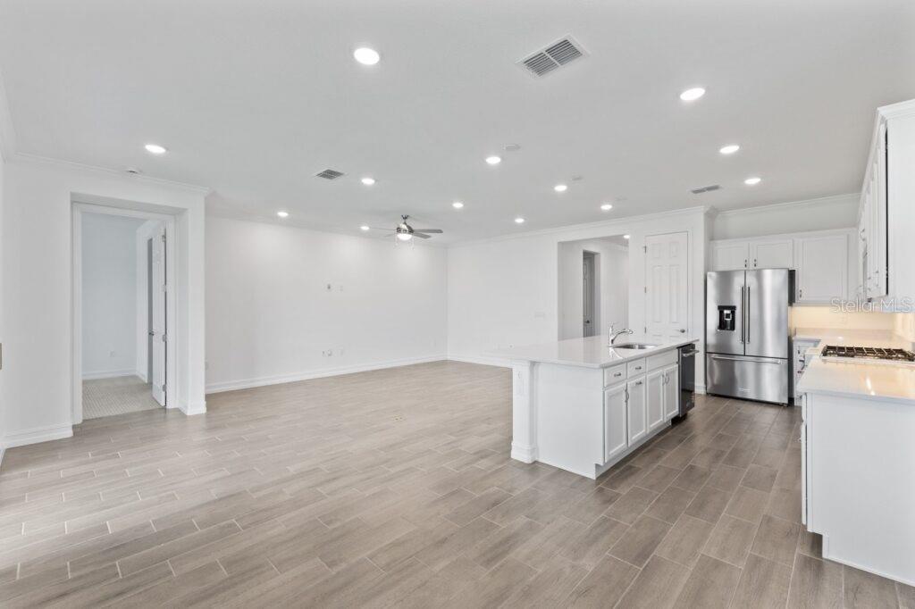 Image 12 of 25 For 3223 52nd Avenue Road