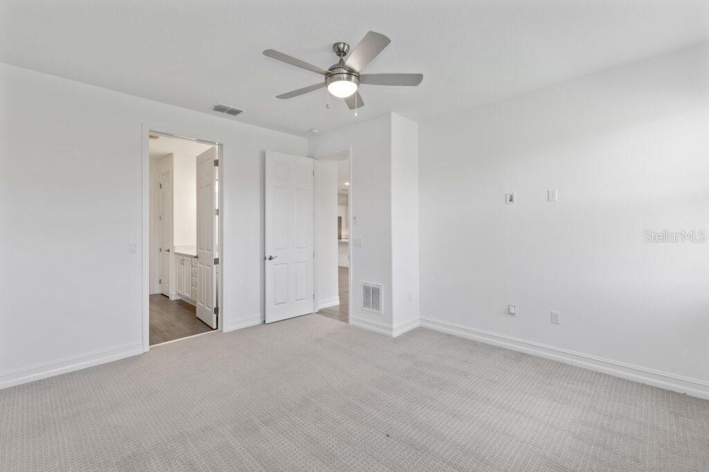 Image 17 of 25 For 3223 52nd Avenue Road