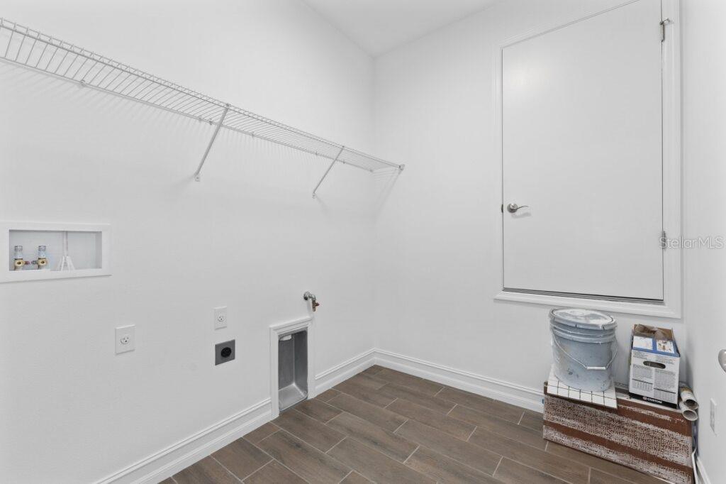 Image 24 of 25 For 3223 52nd Avenue Road