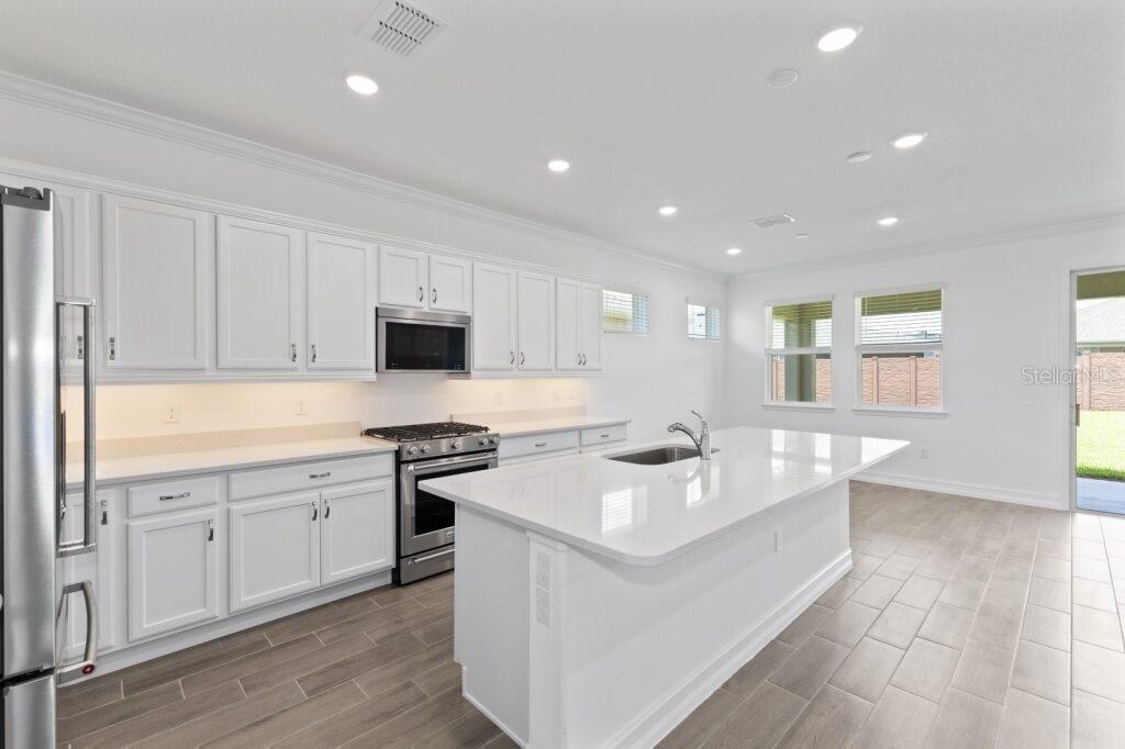 Image 4 of 25 For 3223 52nd Avenue Road