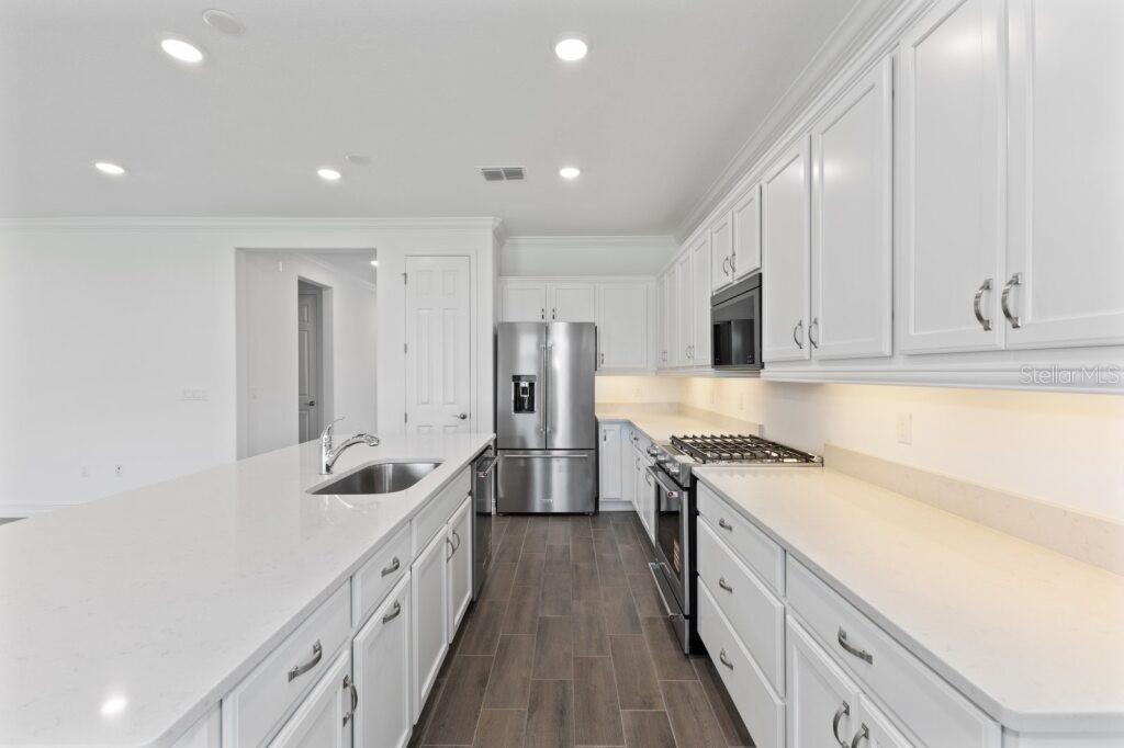 Image 5 of 25 For 3223 52nd Avenue Road