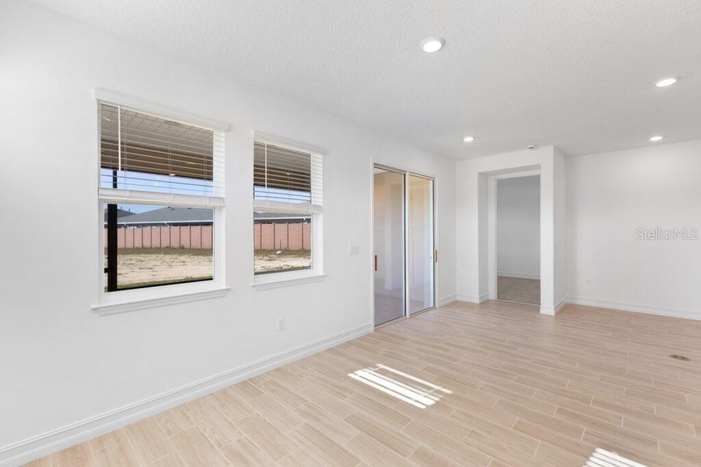 Image 10 of 25 For 3320 52nd Avenue Road