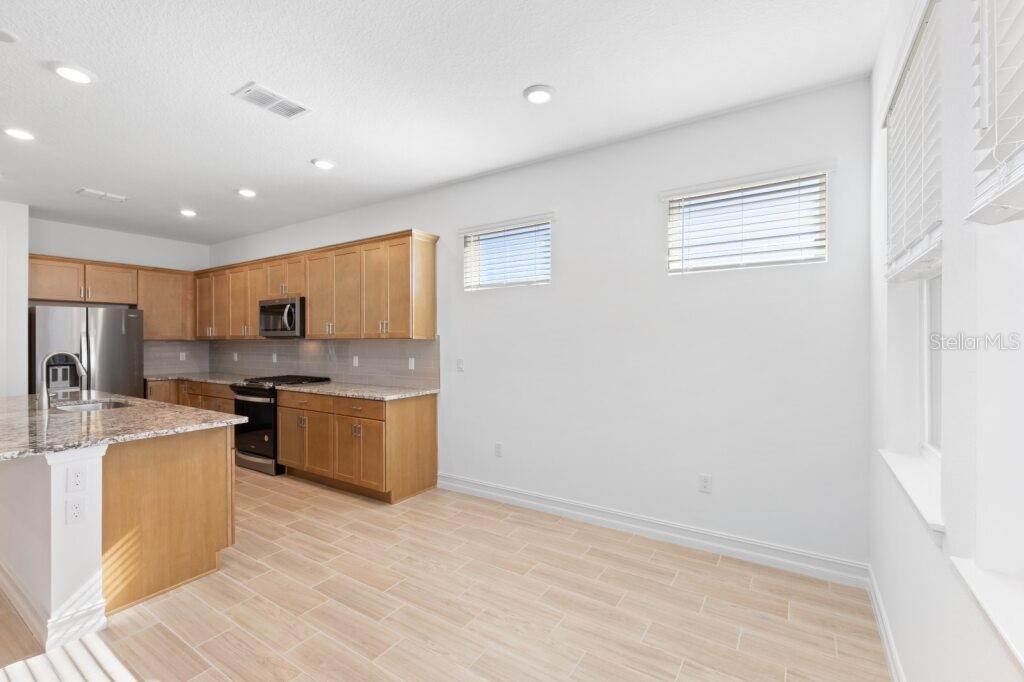 Image 12 of 25 For 3320 52nd Avenue Road