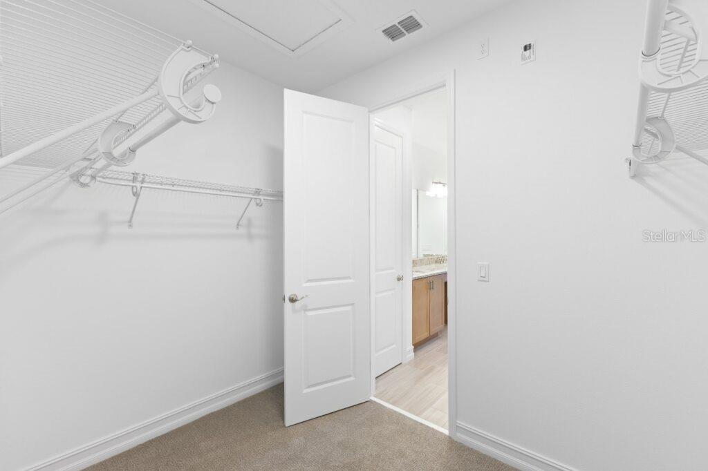 Image 20 of 25 For 3320 52nd Avenue Road