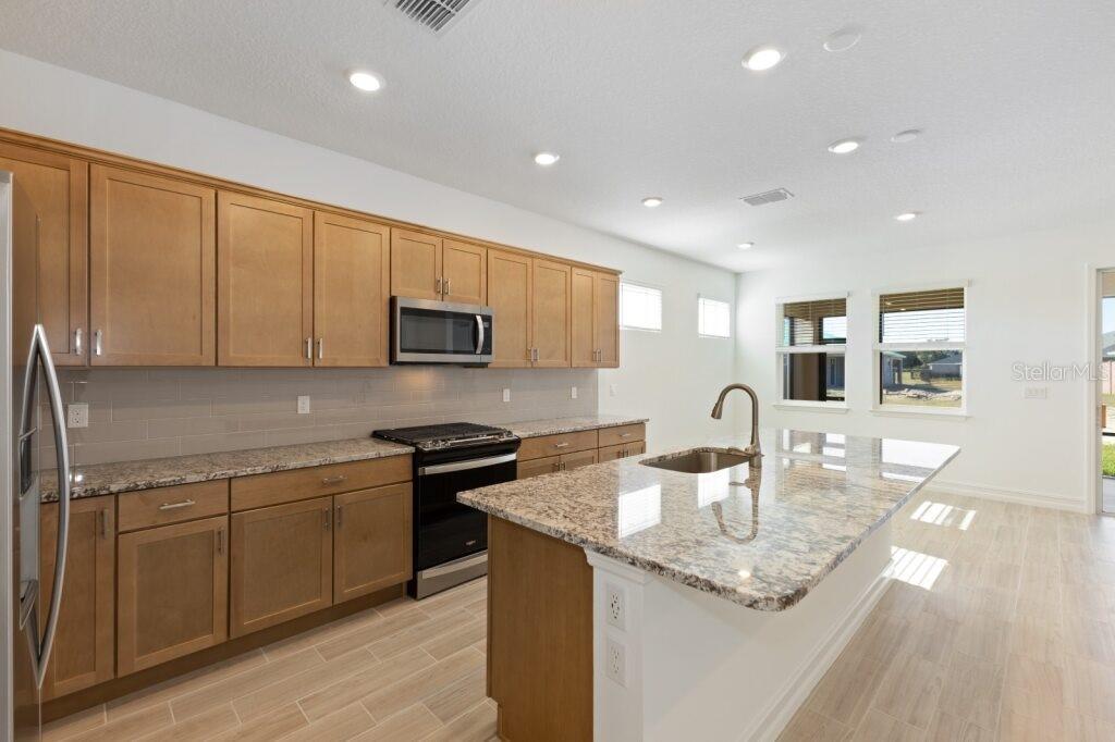 Image 3 of 25 For 3320 52nd Avenue Road