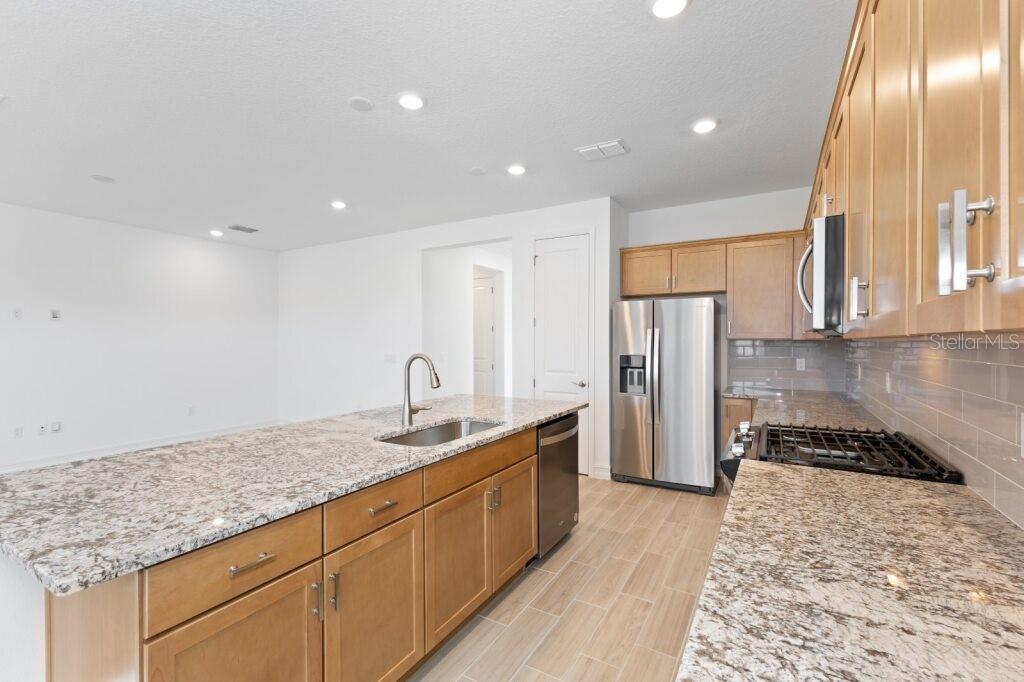 Image 5 of 25 For 3320 52nd Avenue Road