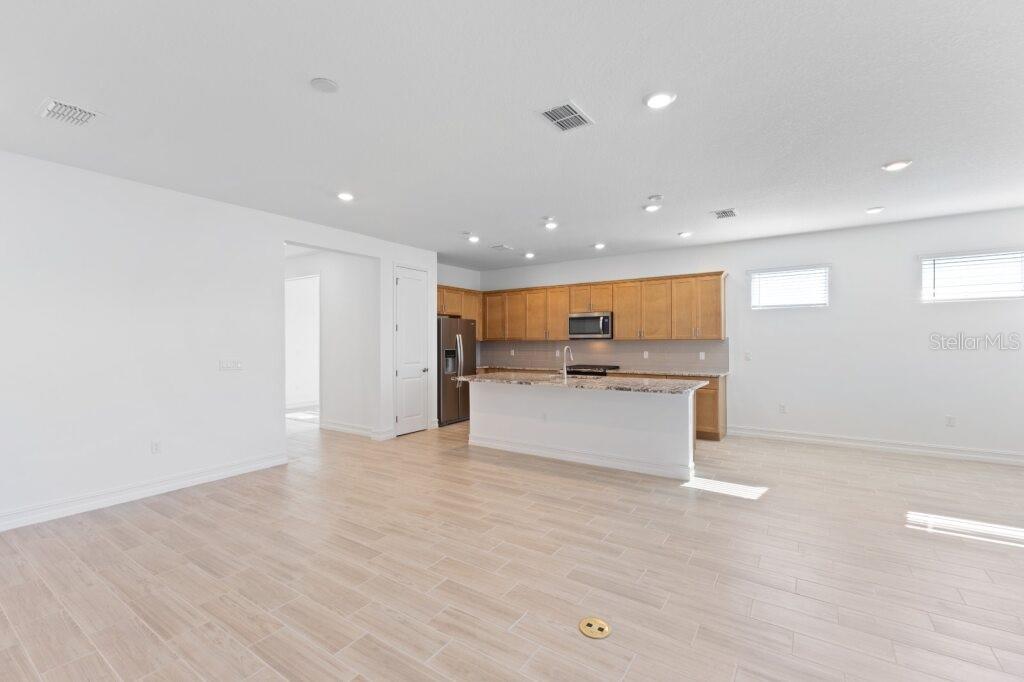 Image 6 of 25 For 3320 52nd Avenue Road