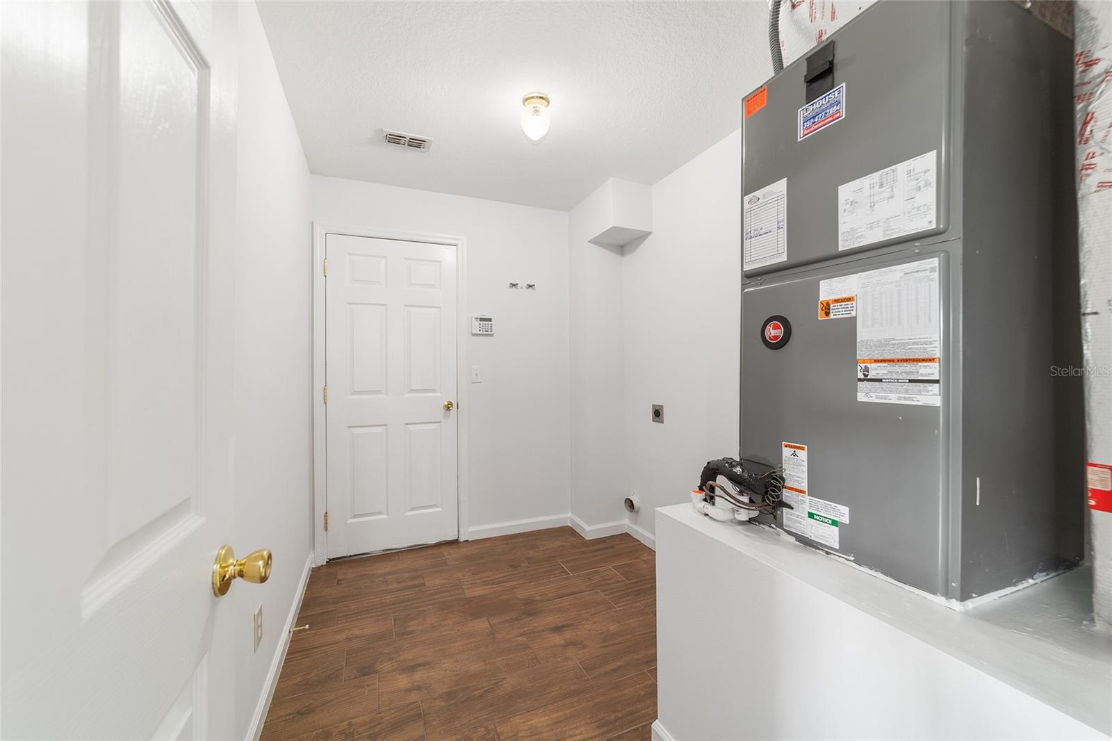 Image 40 of 61 For 13029 35th Avenue Road