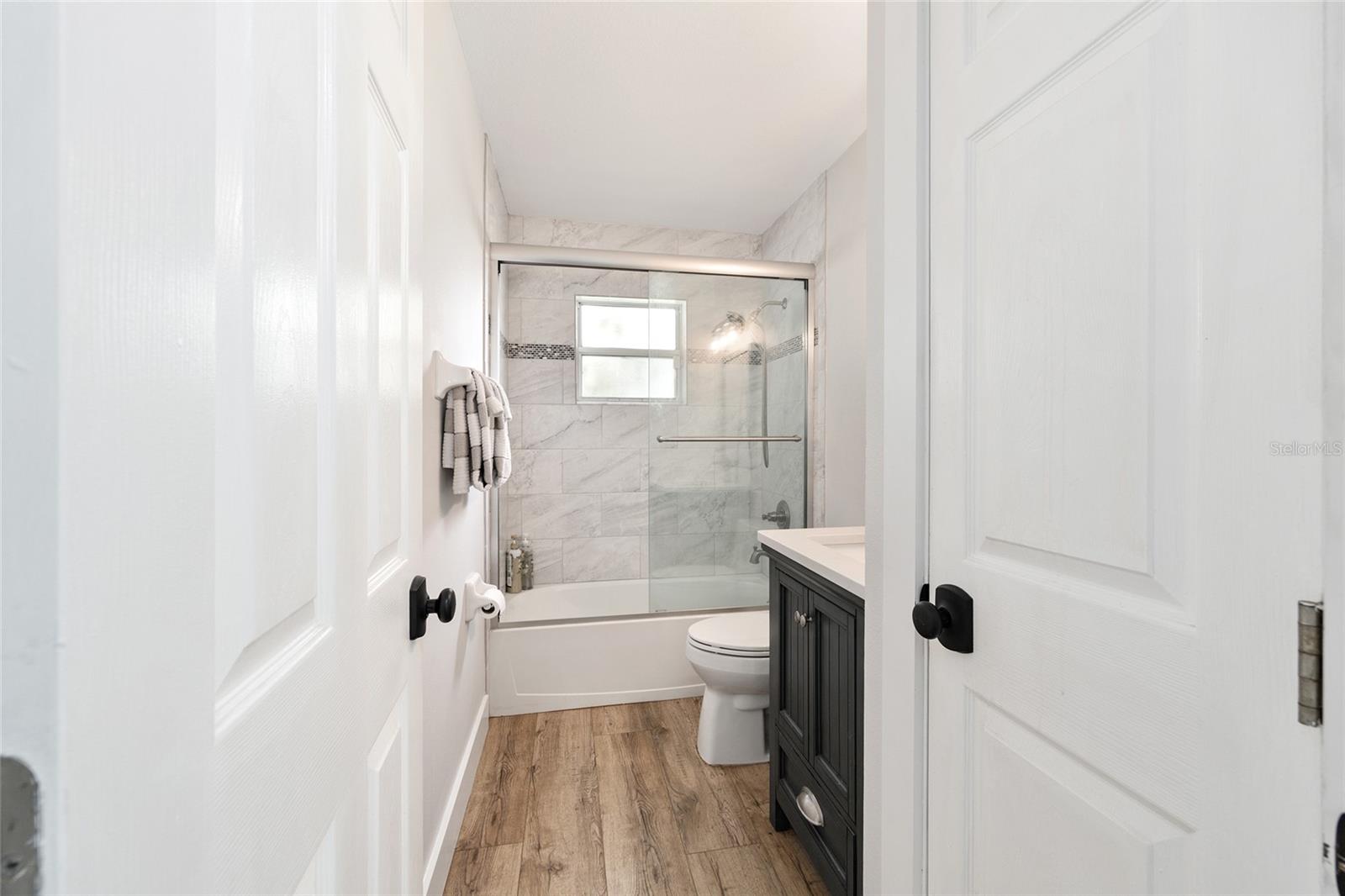 Image 17 of 59 For 13370 Highway 318