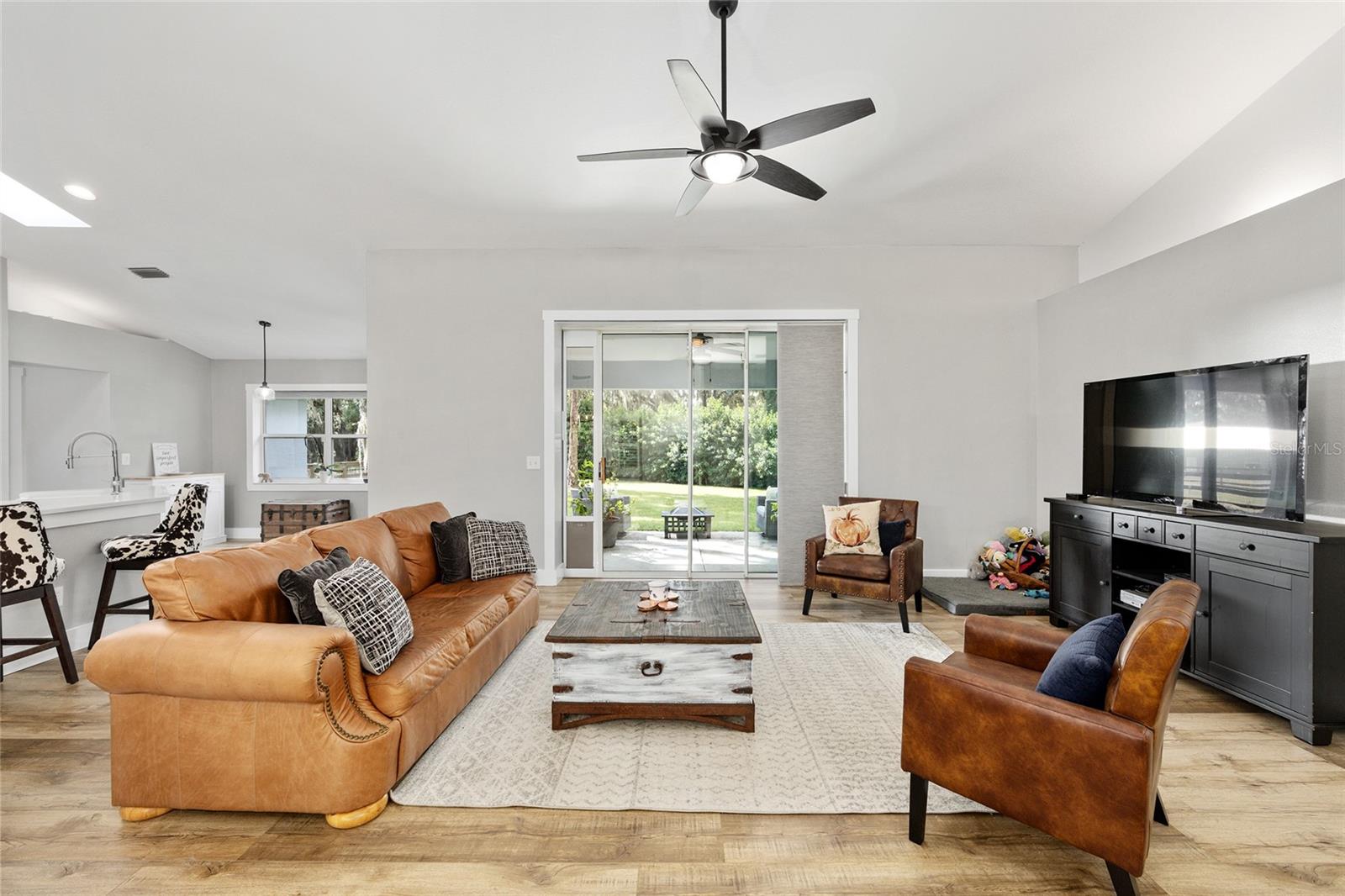 Image 5 of 59 For 13370 Highway 318