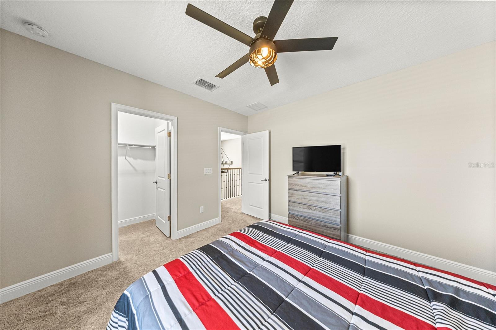 Image 26 of 43 For 3928 4th Avenue