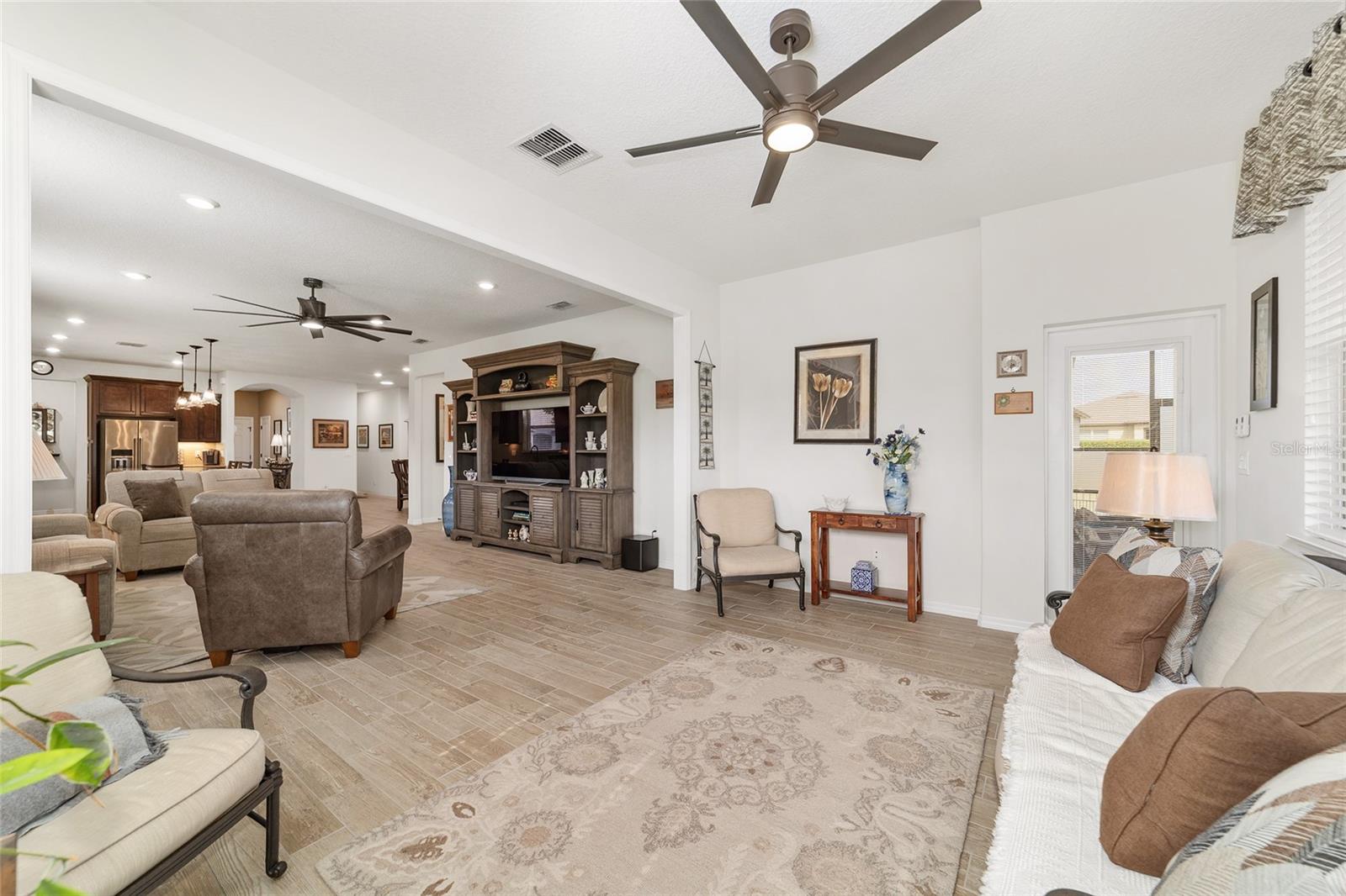 Image 16 of 82 For 6479 94th Circle