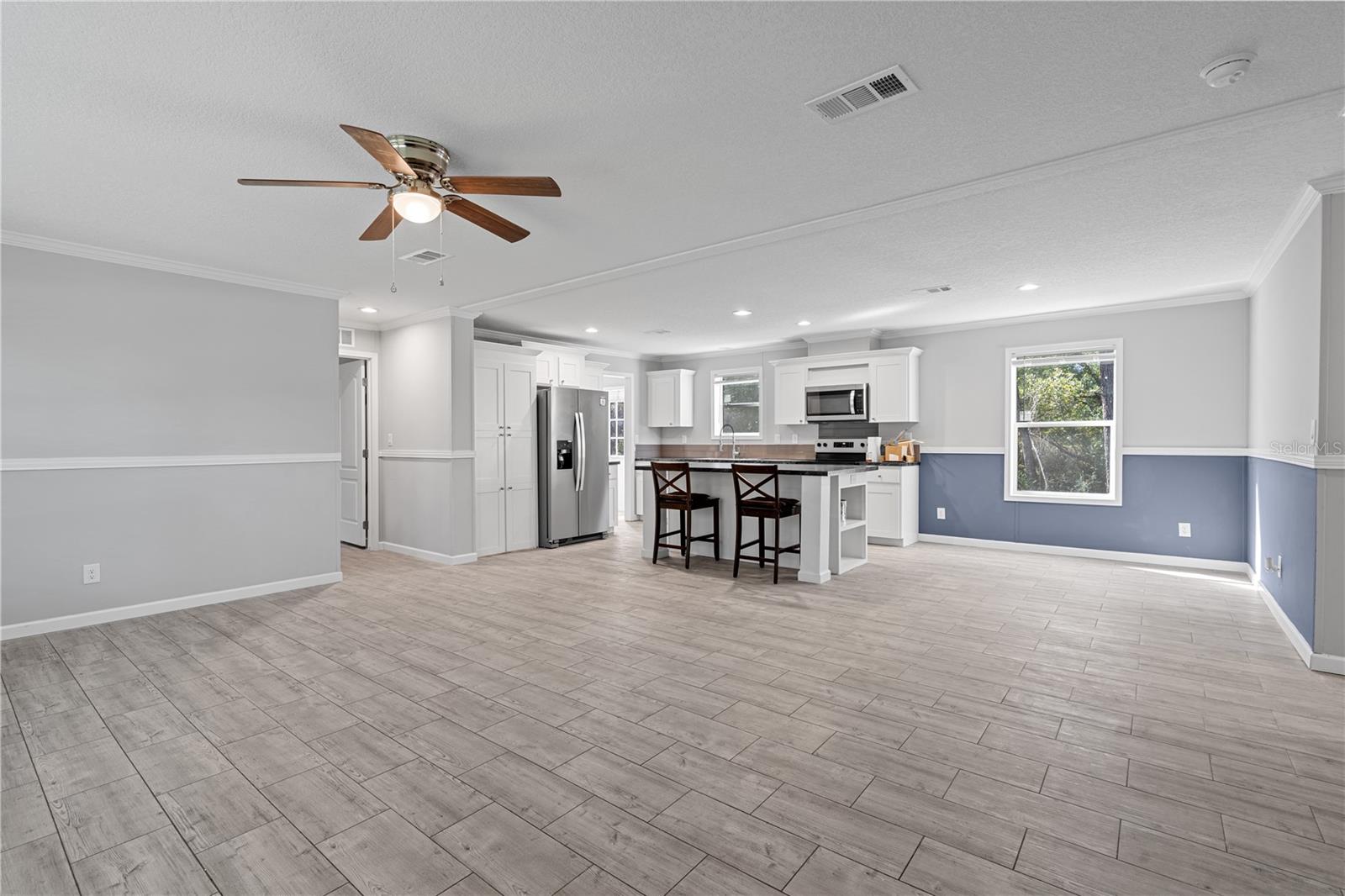 Image 11 of 34 For 7990 121 Street