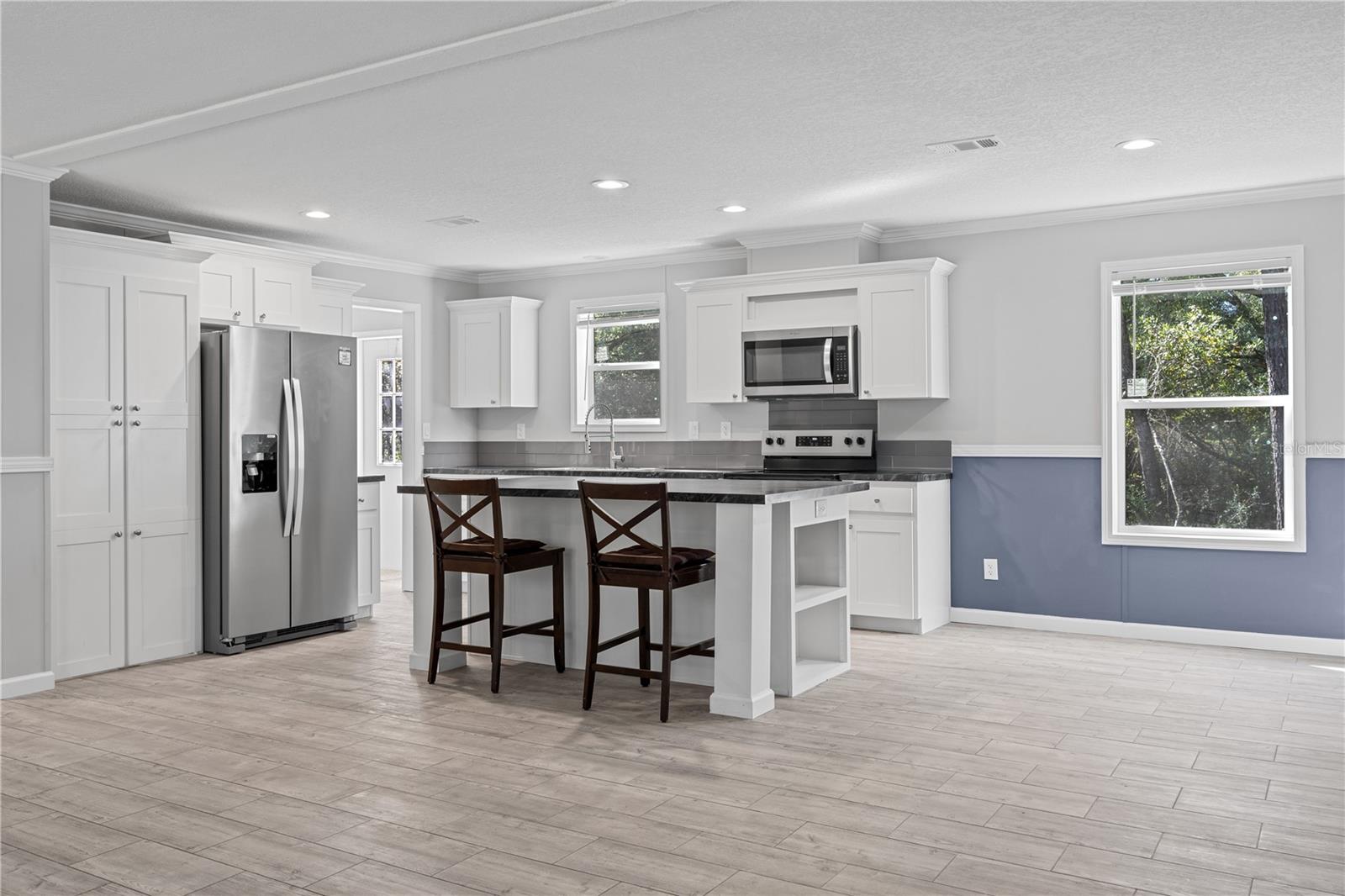 Image 14 of 34 For 7990 121 Street