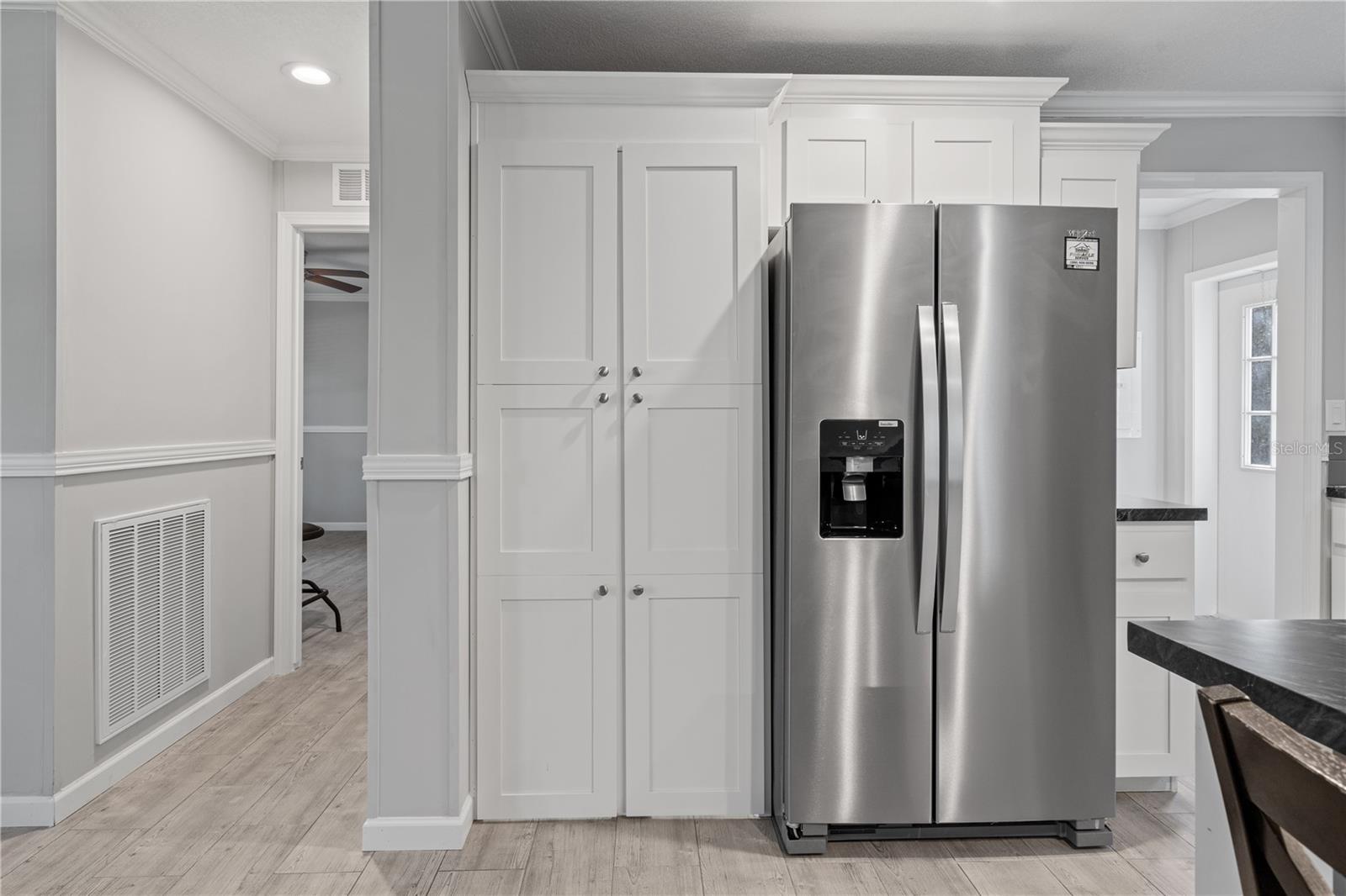 Image 18 of 34 For 7990 121 Street