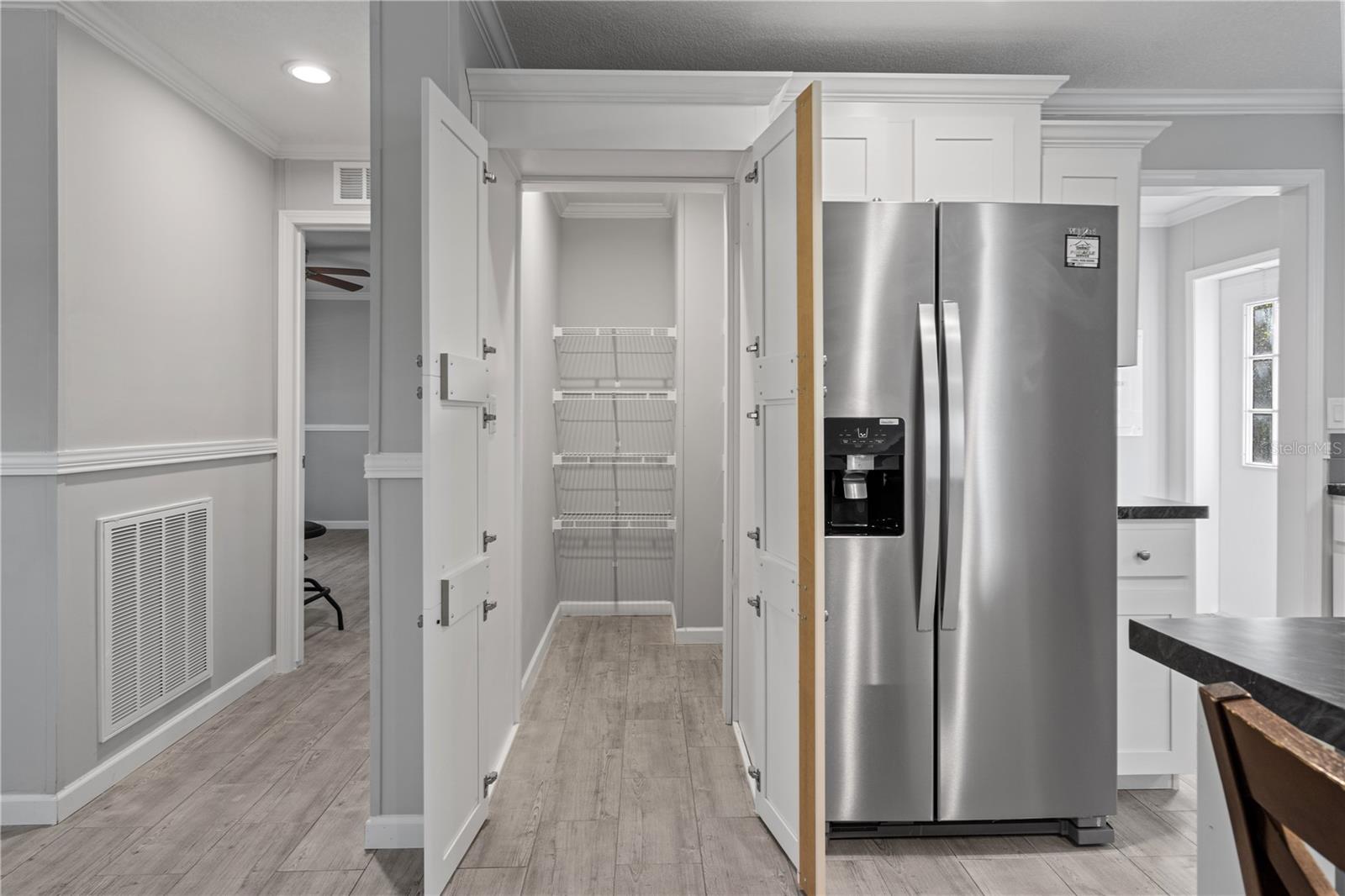 Image 19 of 34 For 7990 121 Street