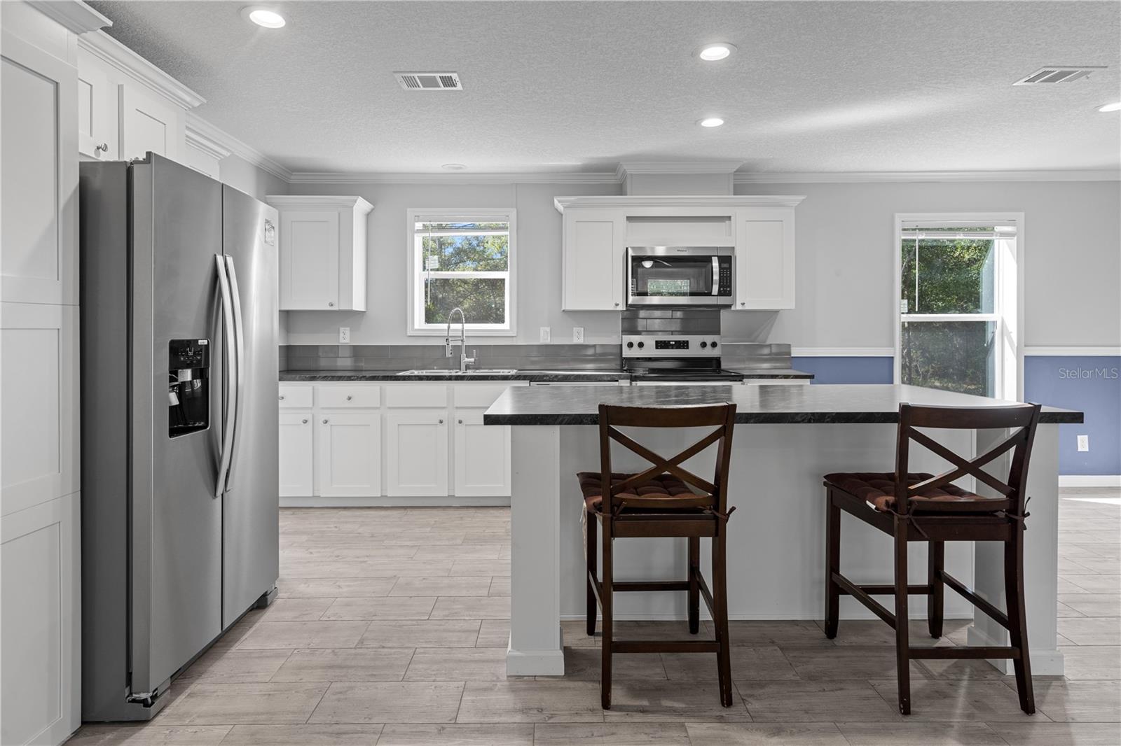 Image 21 of 34 For 7990 121 Street