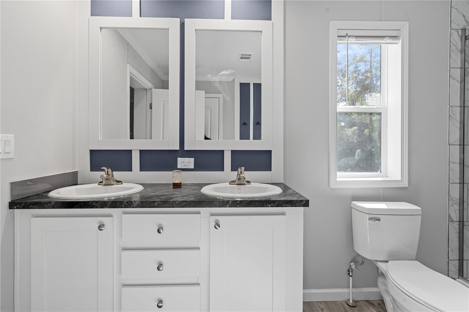 Image 26 of 34 For 7990 121 Street