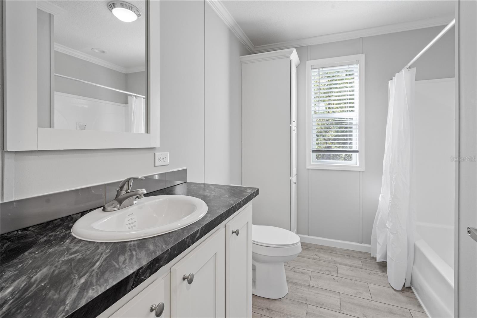 Image 31 of 34 For 7990 121 Street