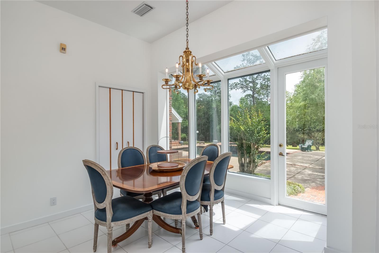 Image 17 of 47 For 5951 21st Avenue Road