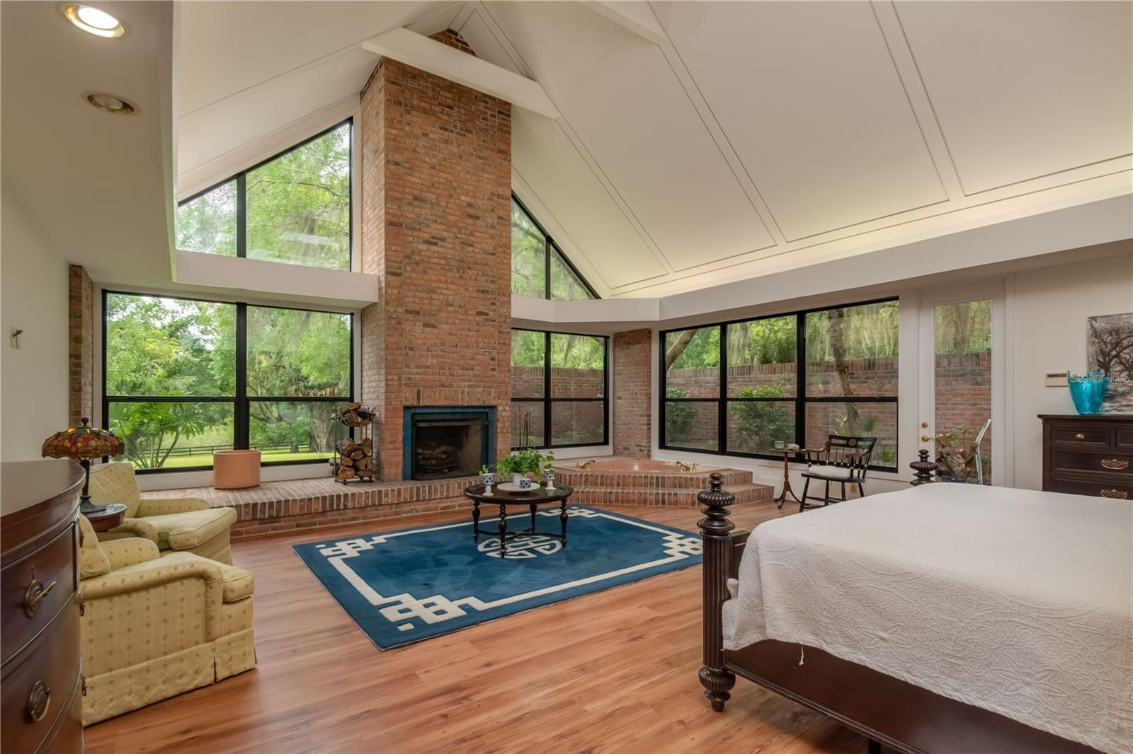 Image 23 of 47 For 5951 21st Avenue Road