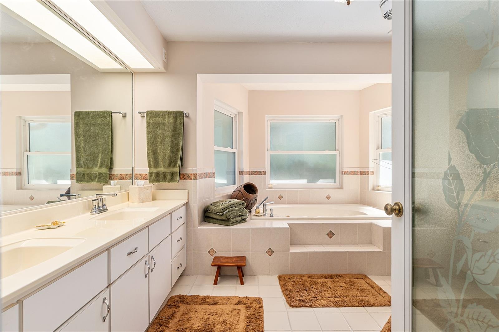 Image 38 of 92 For 7509 93rd Street Road