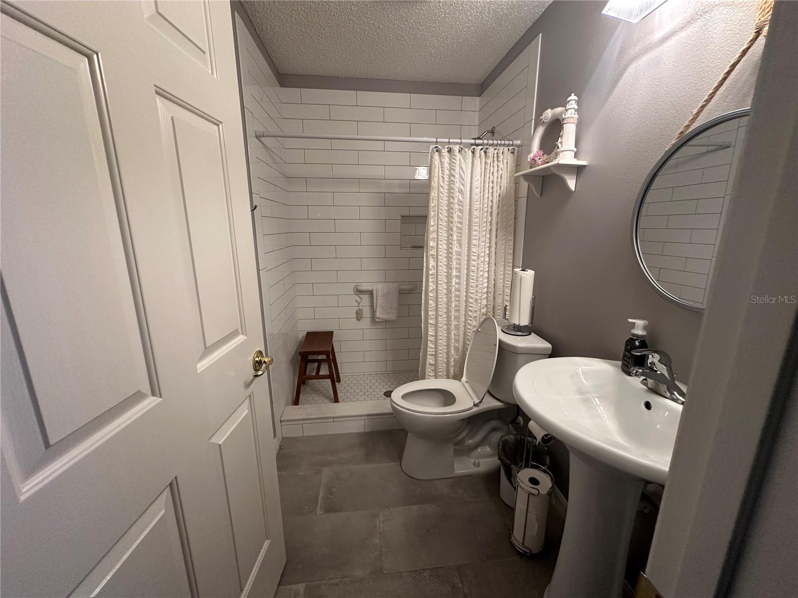 Image 25 of 40 For 9602 93rd Loop