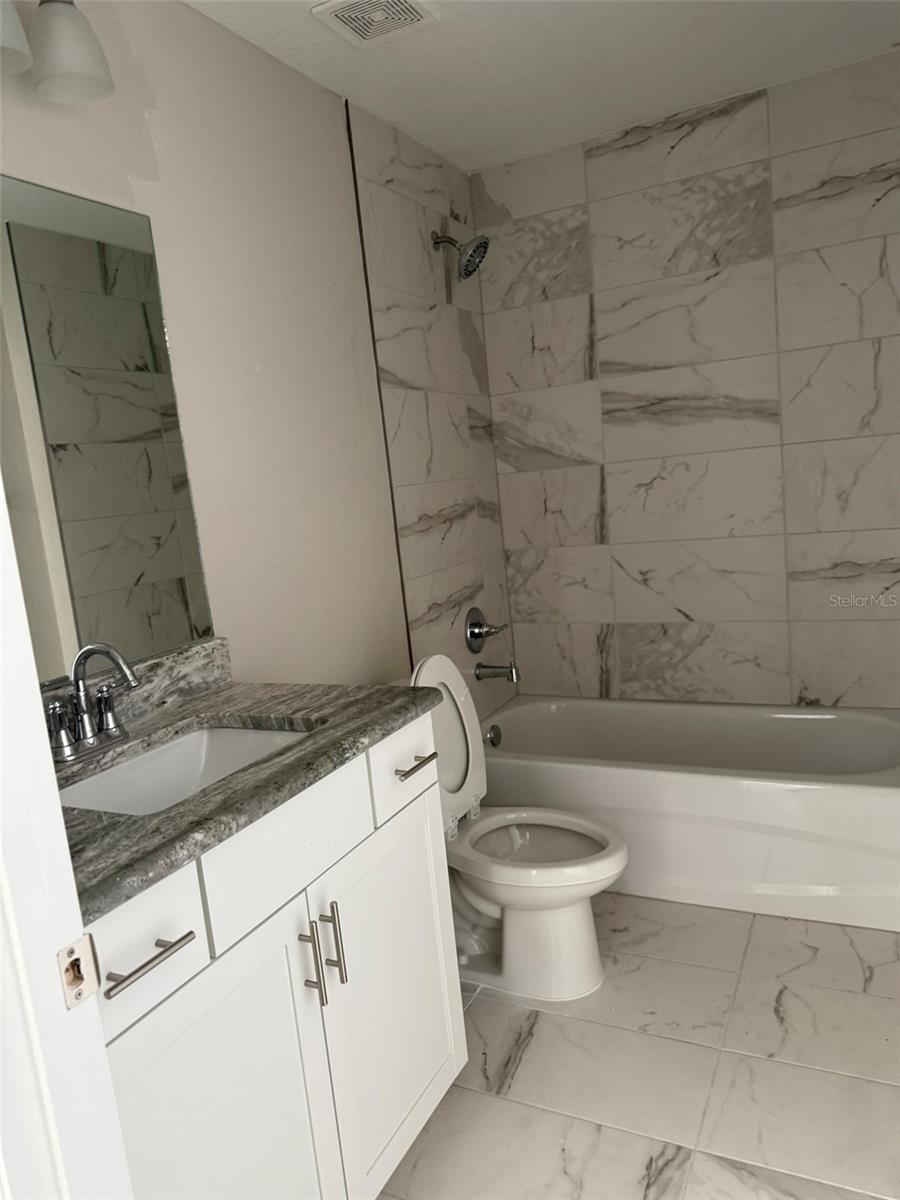 Listing photo id 5 for 9539 Travis Drive B