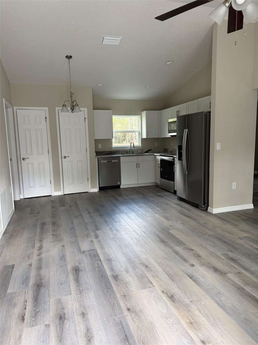 Listing photo id 1 for 9543 Travis Drive A