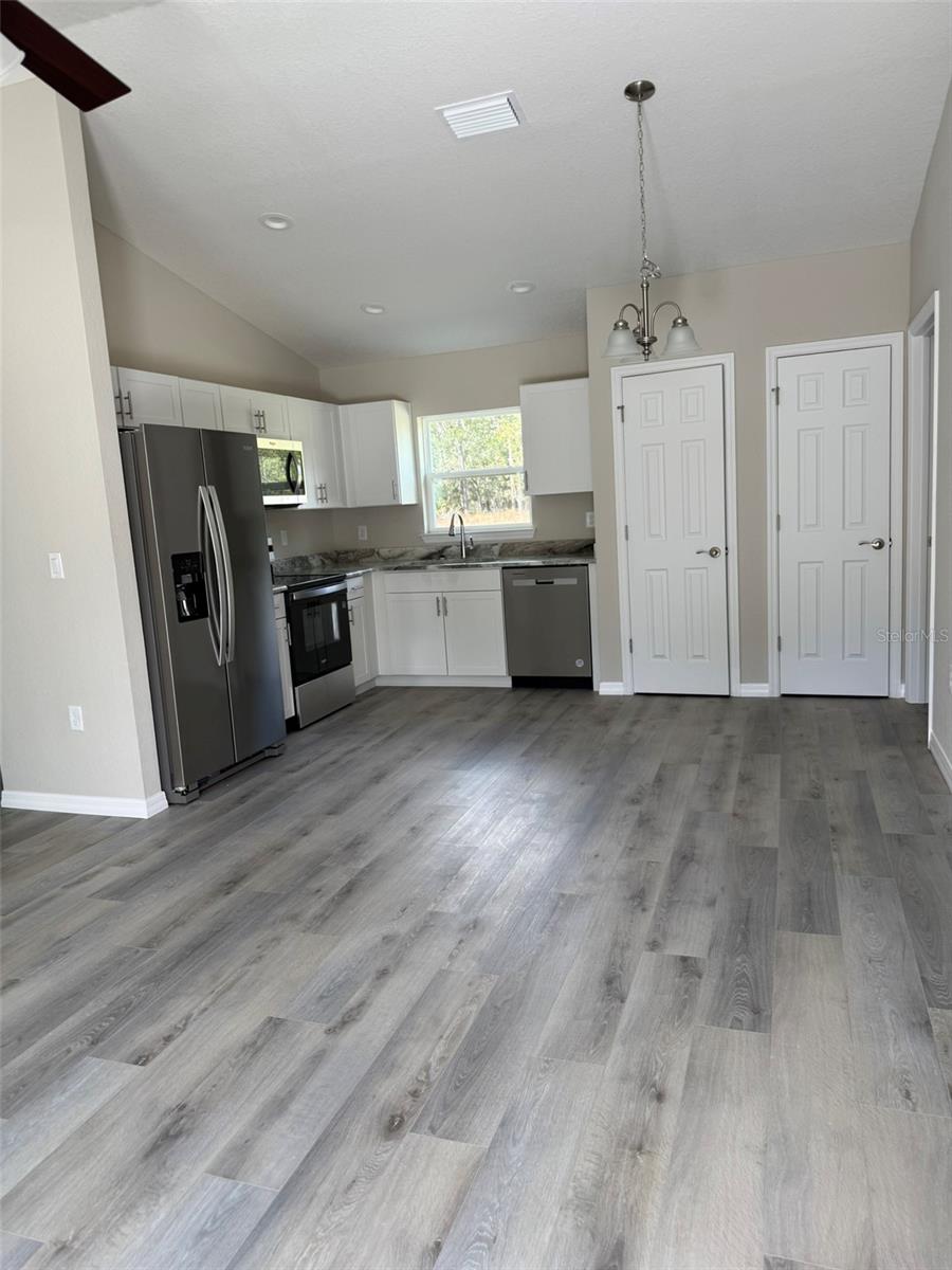 Listing photo id 0 for 9545 Travis Drive B